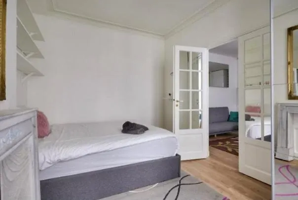 Elegant And Chic - Near Sights *